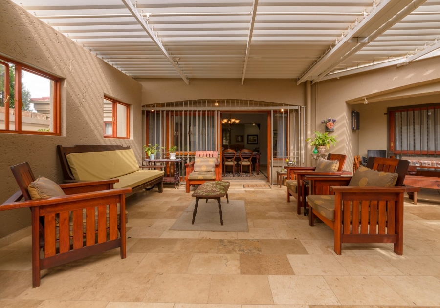  Bedroom Property for Sale in Faerie Glen Gauteng