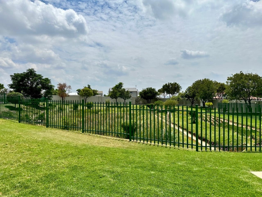 2 Bedroom Property for Sale in Blue Hills Gauteng