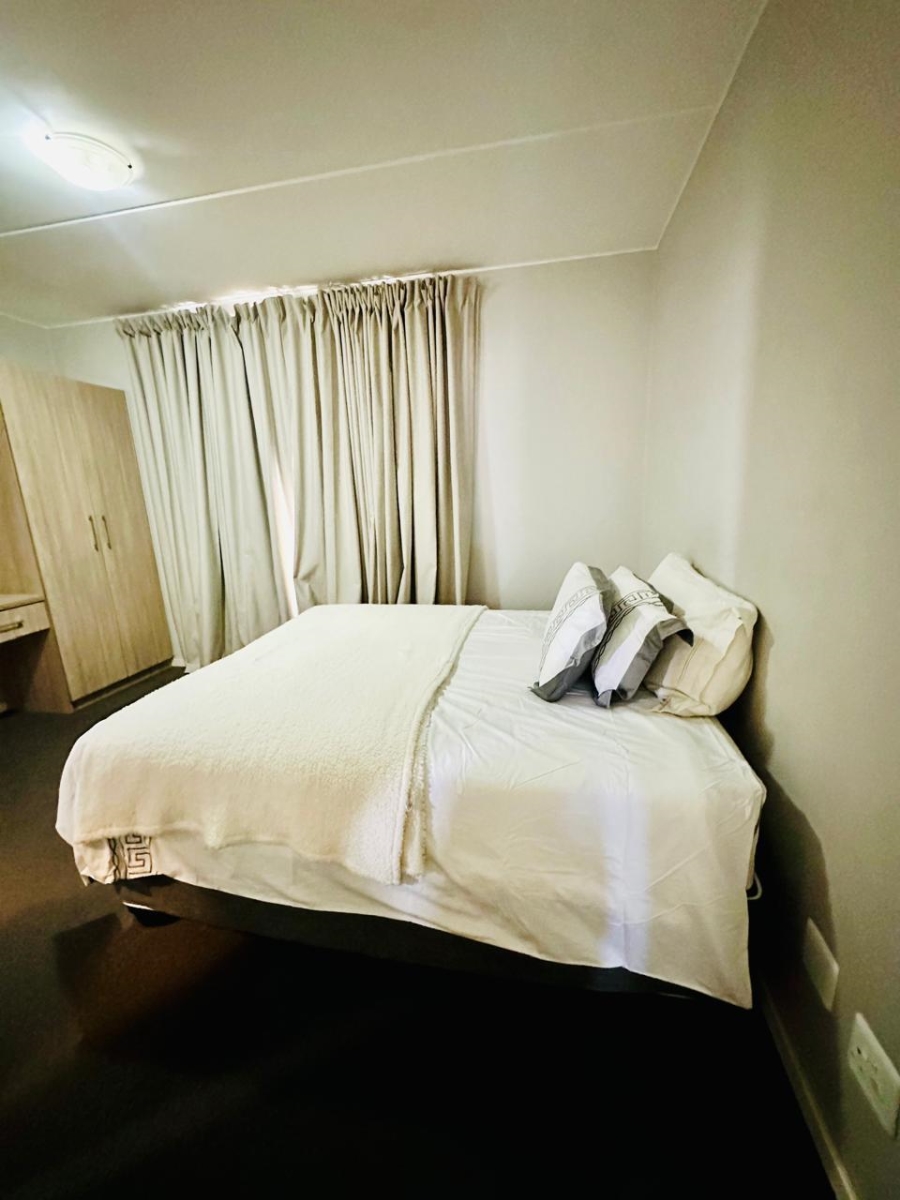 2 Bedroom Property for Sale in Blue Hills Gauteng