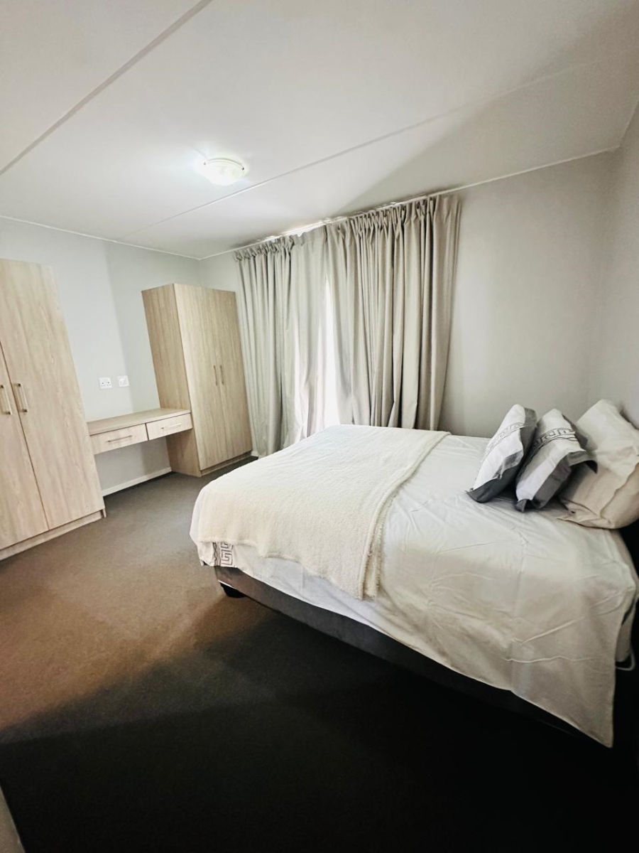 2 Bedroom Property for Sale in Blue Hills Gauteng