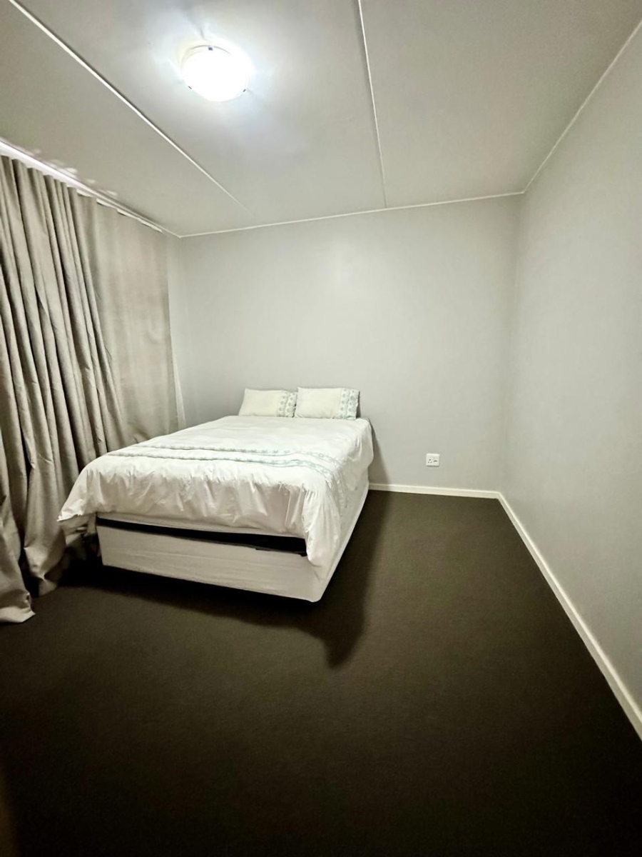 2 Bedroom Property for Sale in Blue Hills Gauteng