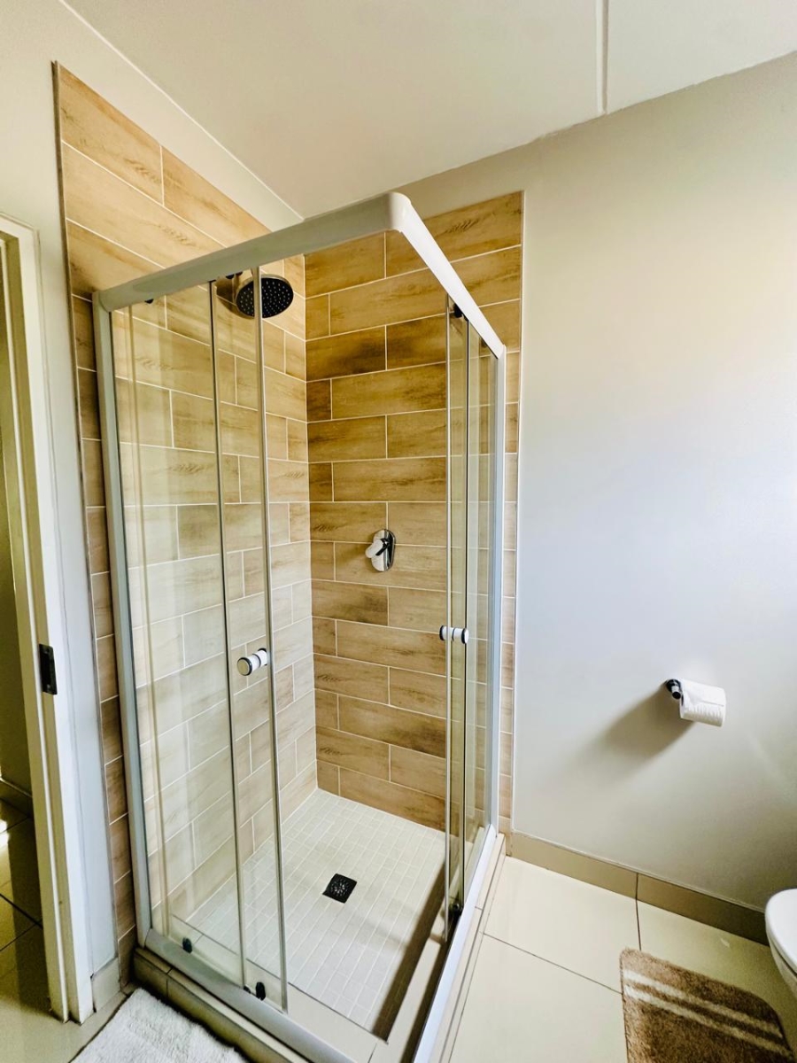 2 Bedroom Property for Sale in Blue Hills Gauteng
