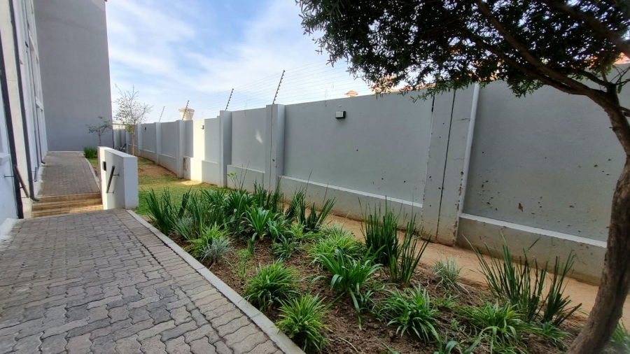 1 Bedroom Property for Sale in Grand Central Gauteng