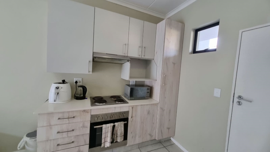 1 Bedroom Property for Sale in Grand Central Gauteng