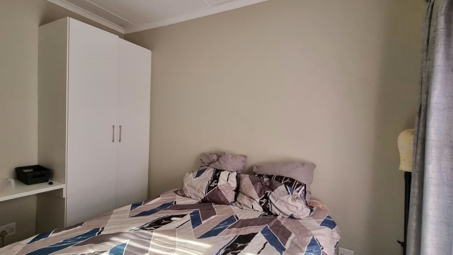 1 Bedroom Property for Sale in Grand Central Gauteng