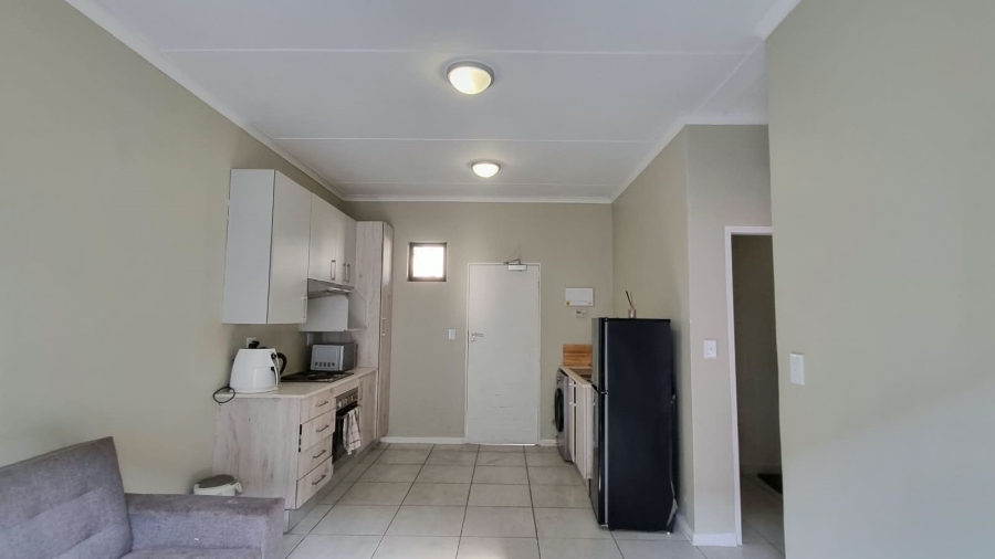 1 Bedroom Property for Sale in Grand Central Gauteng