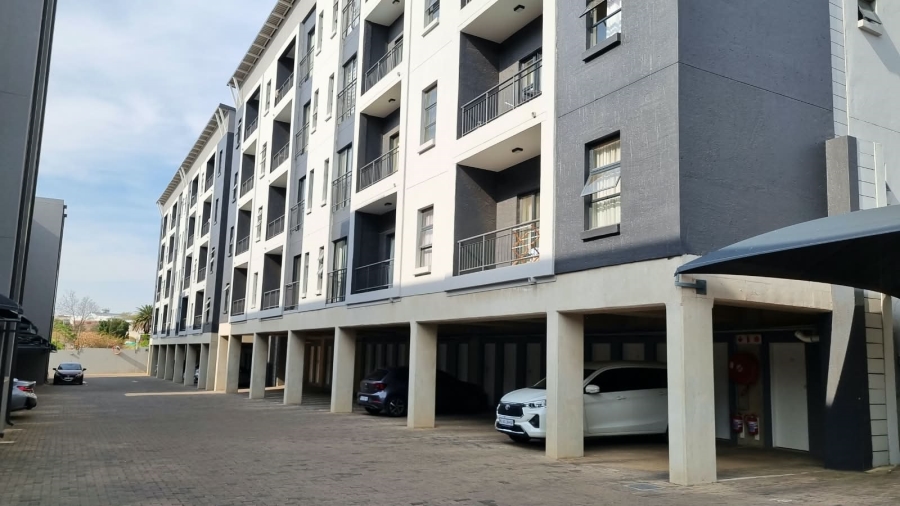 1 Bedroom Property for Sale in Grand Central Gauteng