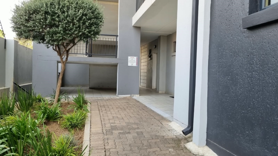1 Bedroom Property for Sale in Grand Central Gauteng