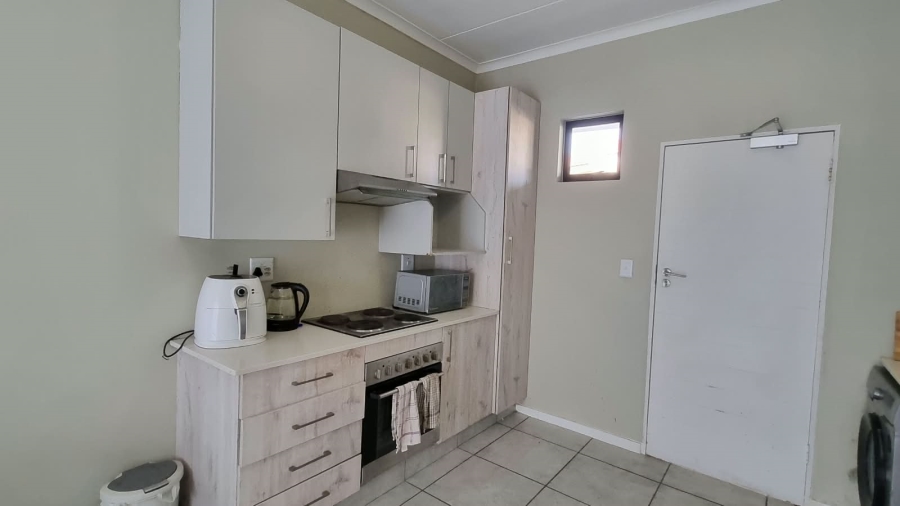 1 Bedroom Property for Sale in Grand Central Gauteng