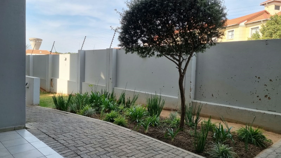1 Bedroom Property for Sale in Grand Central Gauteng