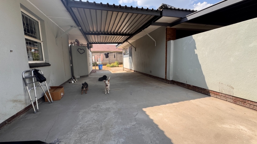 4 Bedroom Property for Sale in Risiville Gauteng