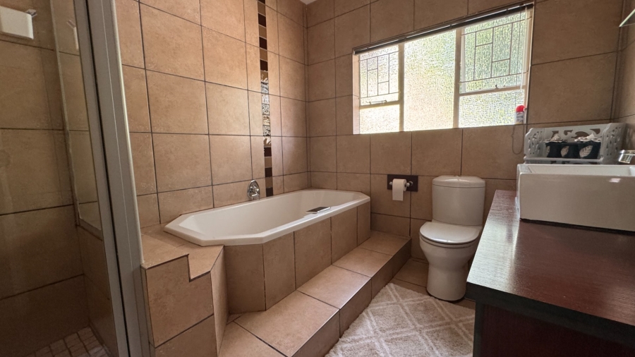 4 Bedroom Property for Sale in Three Rivers East Gauteng