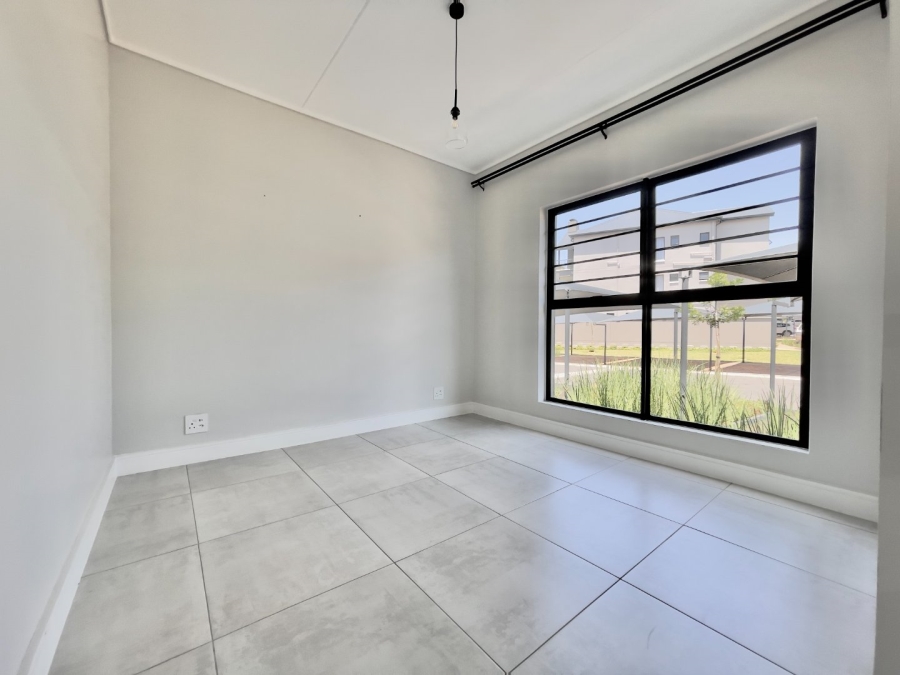 To Let 3 Bedroom Property for Rent in The Polofields Gauteng