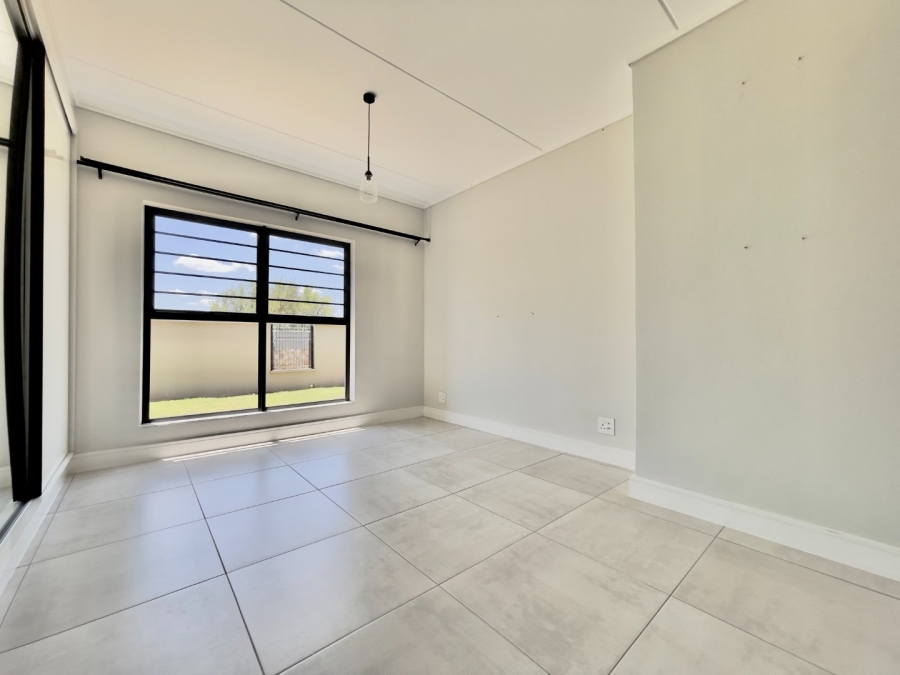 To Let 3 Bedroom Property for Rent in The Polofields Gauteng