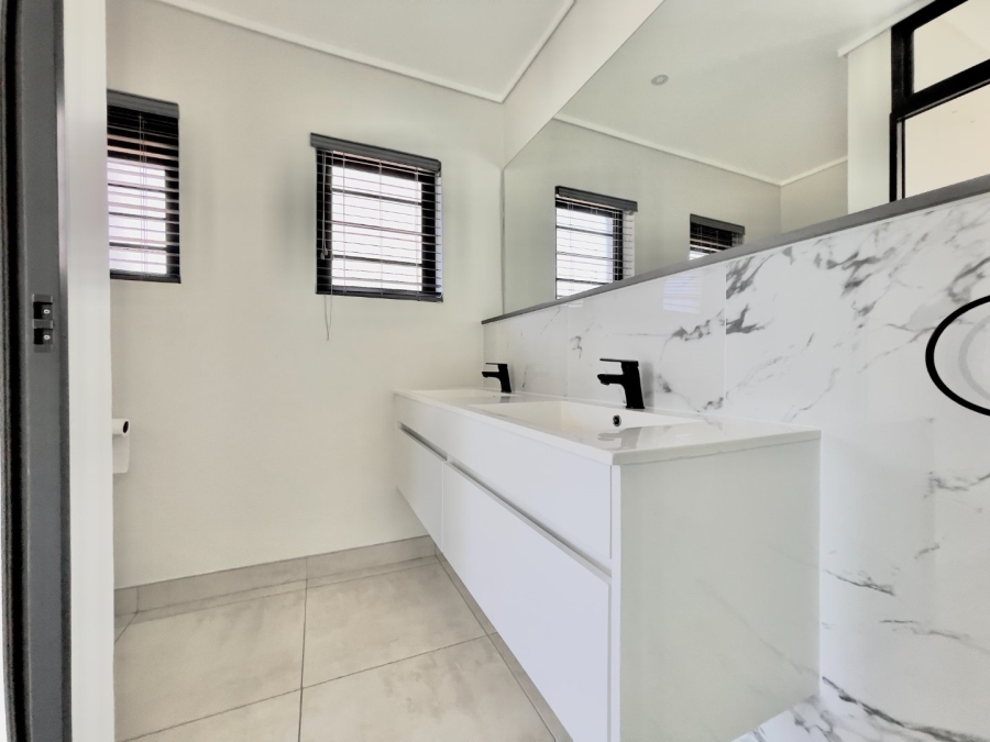 To Let 3 Bedroom Property for Rent in The Polofields Gauteng