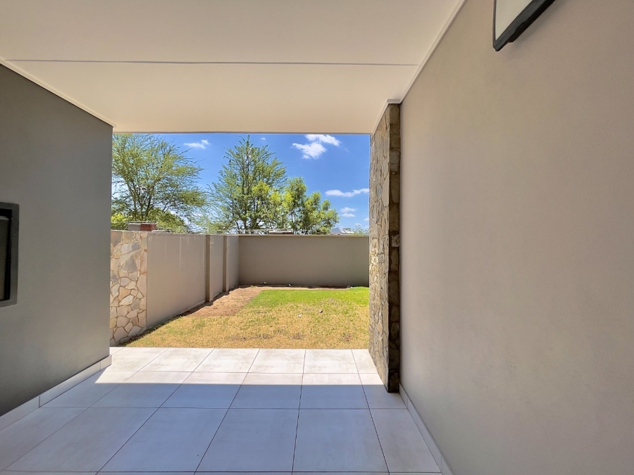 To Let 3 Bedroom Property for Rent in The Polofields Gauteng