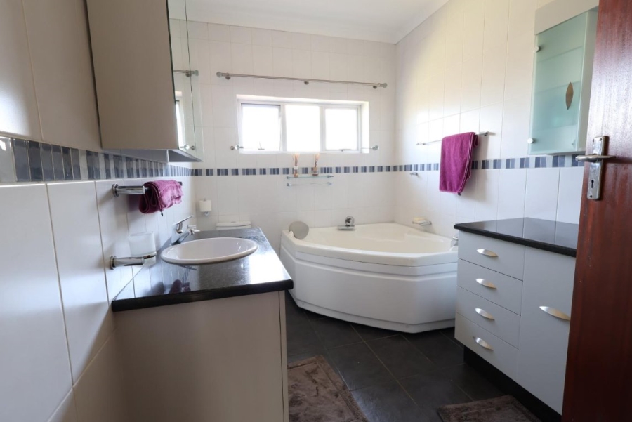3 Bedroom Property for Sale in Dawnview Gauteng