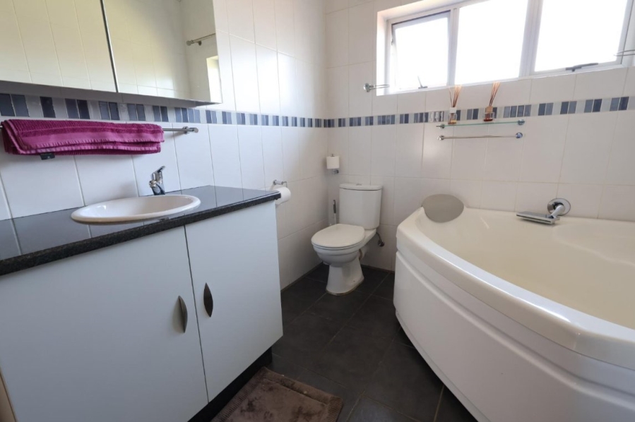3 Bedroom Property for Sale in Dawnview Gauteng
