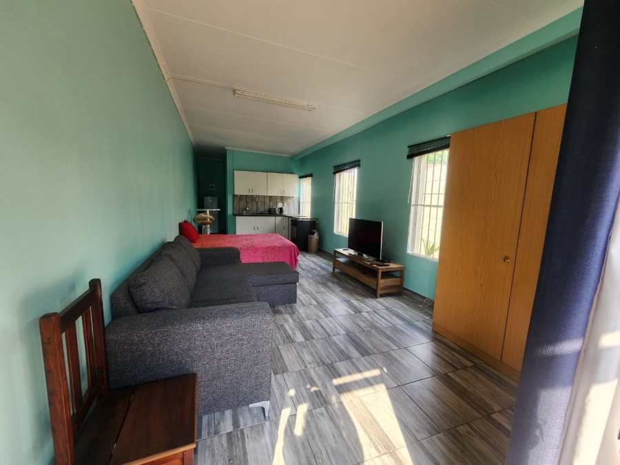 To Let  Bedroom Property for Rent in Brackenhurst Gauteng