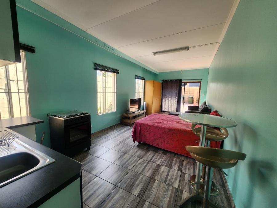 To Let  Bedroom Property for Rent in Brackenhurst Gauteng