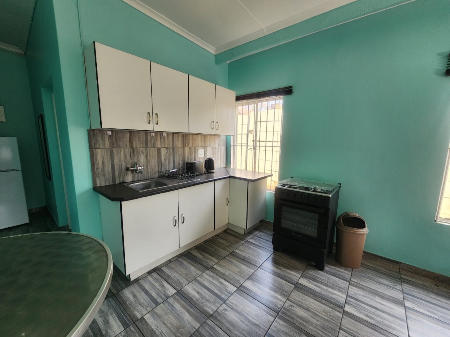 To Let  Bedroom Property for Rent in Brackenhurst Gauteng