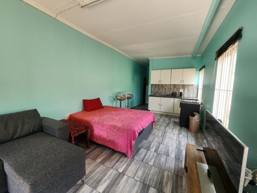 To Let  Bedroom Property for Rent in Brackenhurst Gauteng
