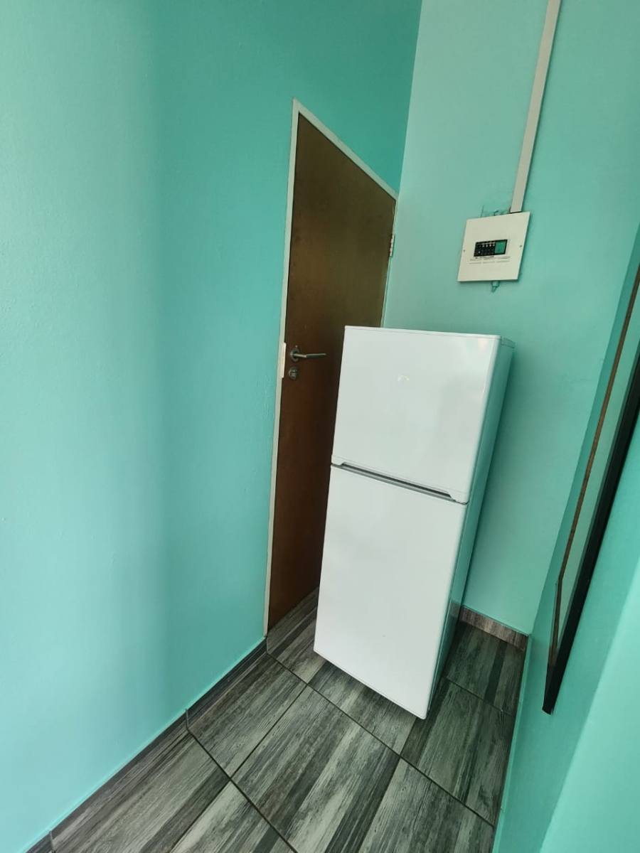 To Let  Bedroom Property for Rent in Brackenhurst Gauteng