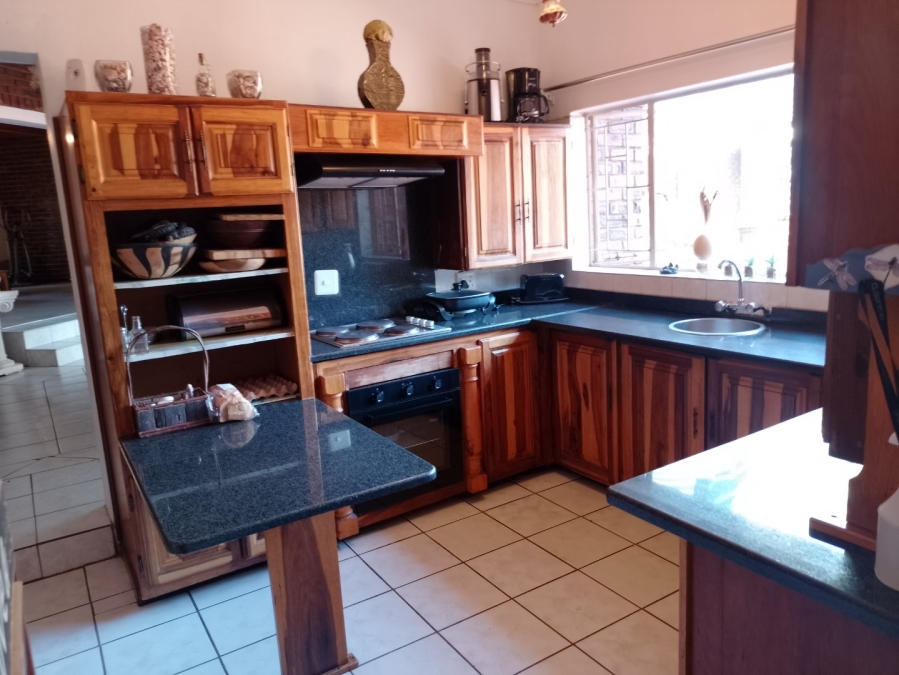 5 Bedroom Property for Sale in Murrayfield Gauteng