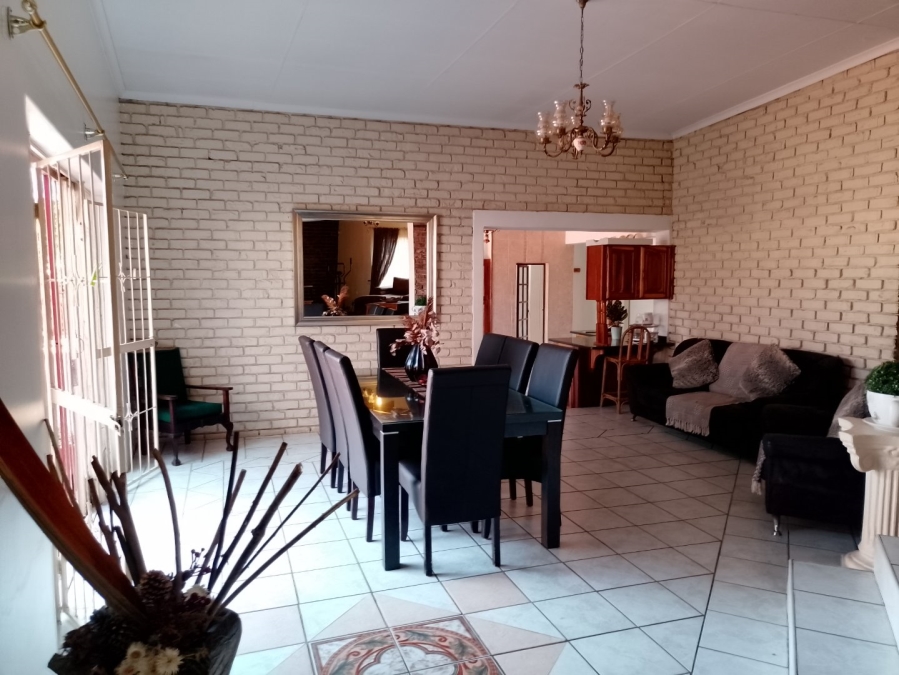 5 Bedroom Property for Sale in Murrayfield Gauteng