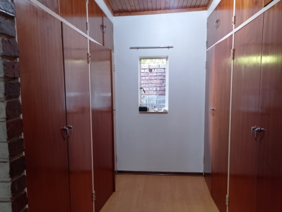 5 Bedroom Property for Sale in Murrayfield Gauteng