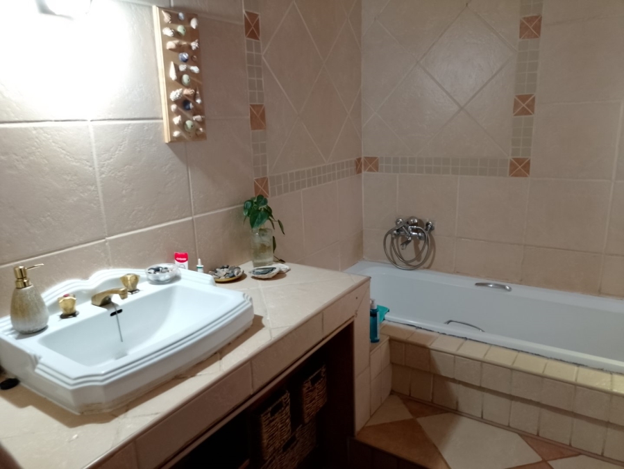 5 Bedroom Property for Sale in Murrayfield Gauteng