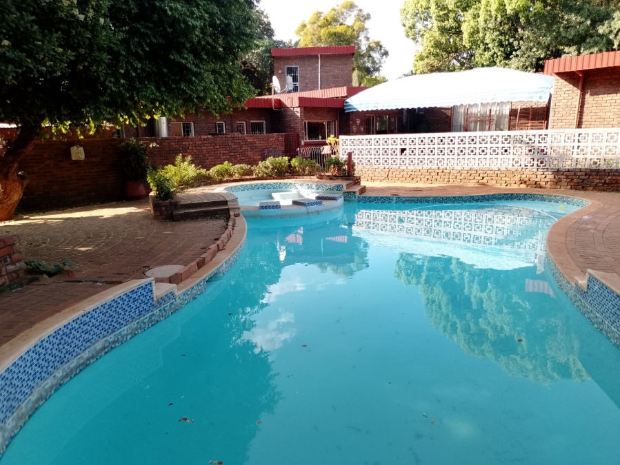 5 Bedroom Property for Sale in Murrayfield Gauteng