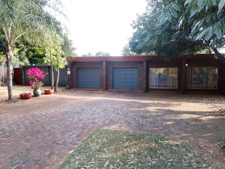 5 Bedroom Property for Sale in Murrayfield Gauteng