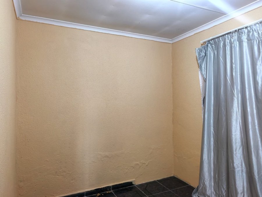 7 Bedroom Property for Sale in Payneville Gauteng