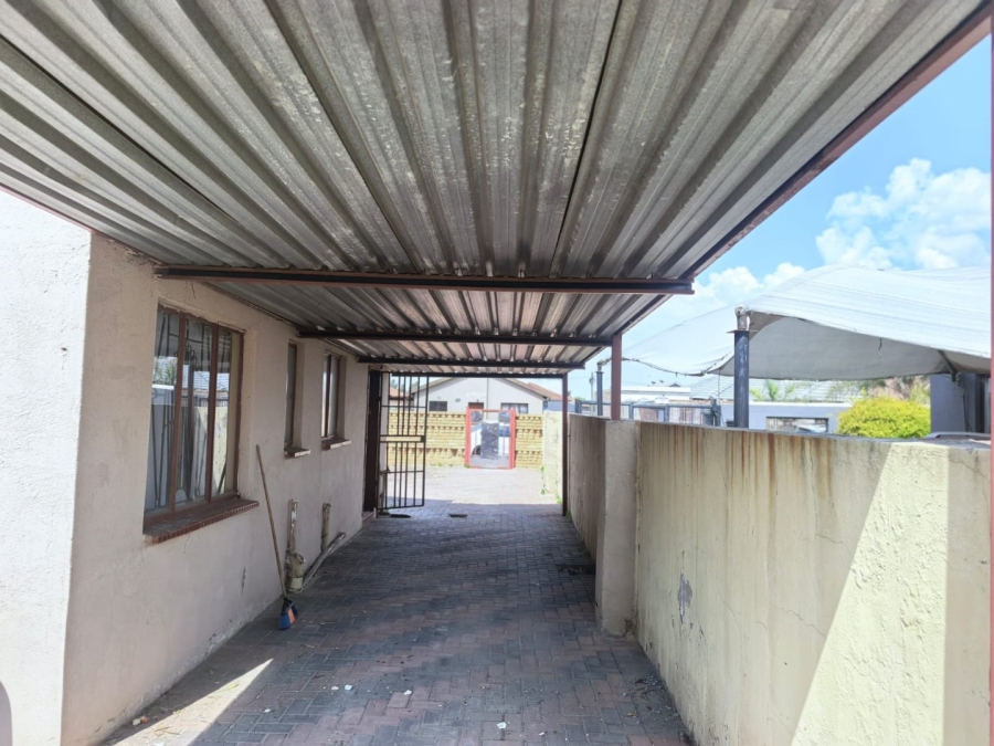 7 Bedroom Property for Sale in Payneville Gauteng