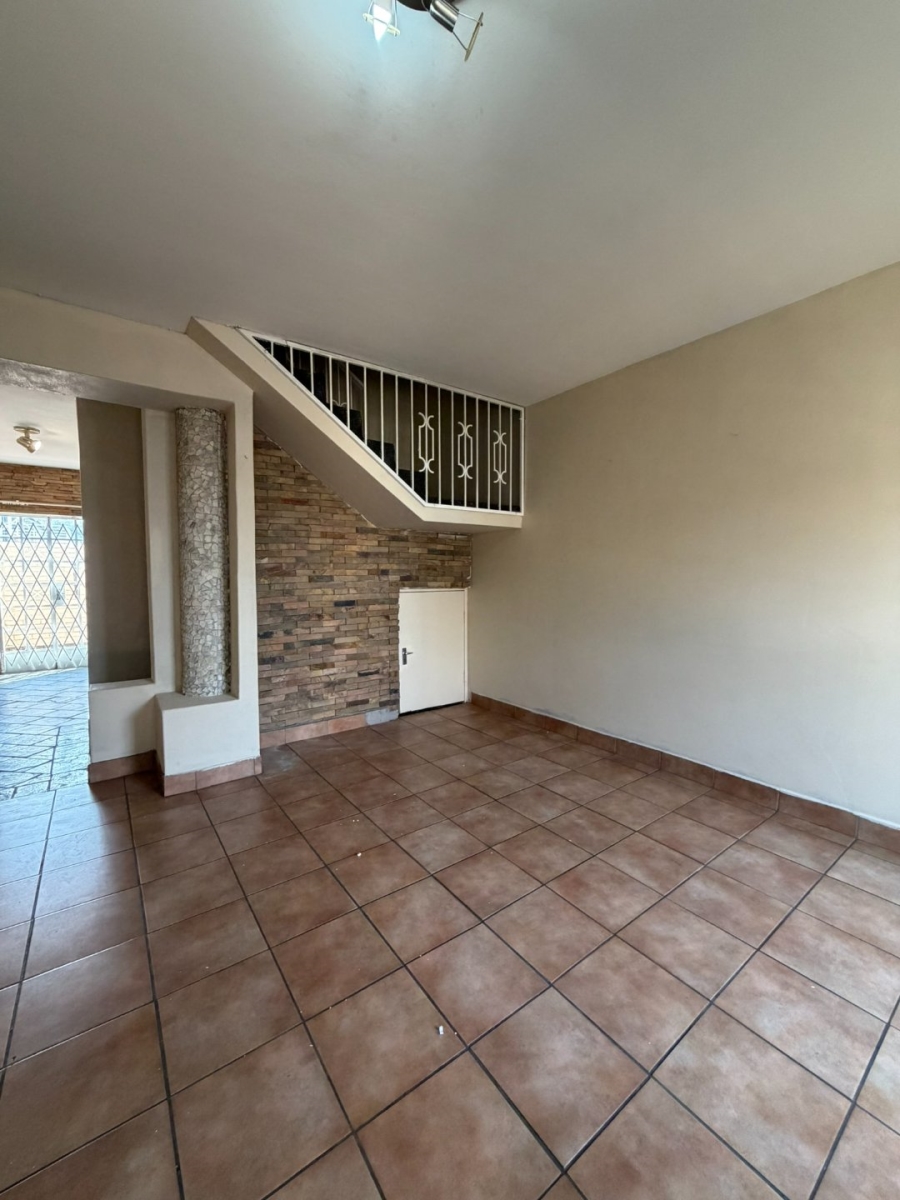 2 Bedroom Property for Sale in New Redruth Gauteng