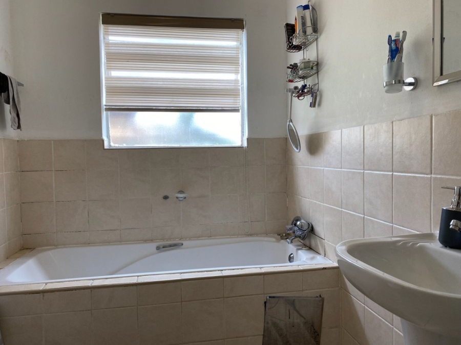 2 Bedroom Property for Sale in Honeypark Gauteng