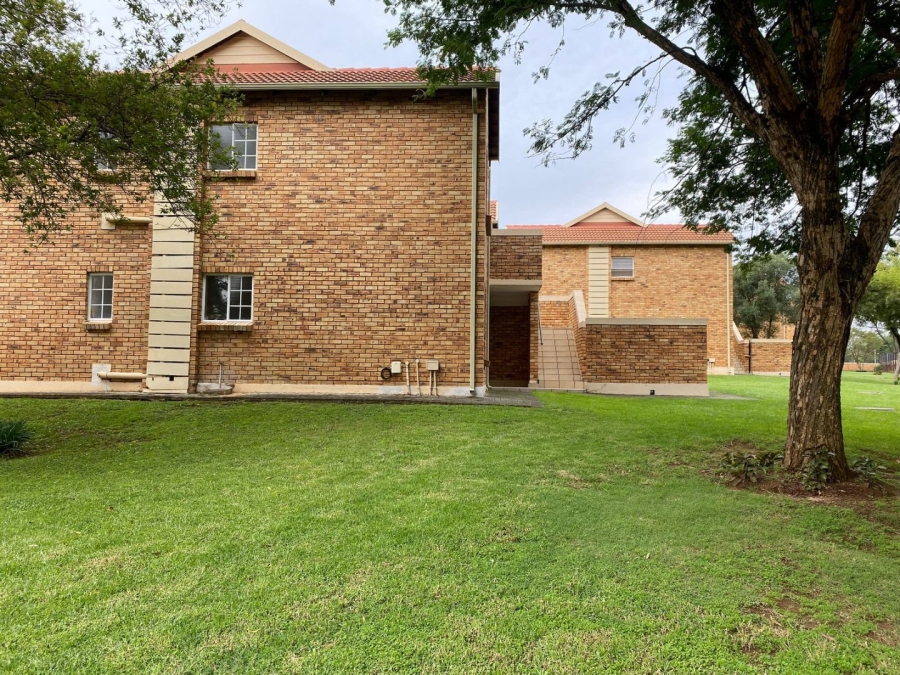 2 Bedroom Property for Sale in Honeypark Gauteng