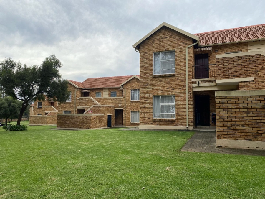 2 Bedroom Property for Sale in Honeypark Gauteng