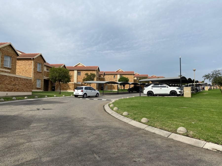 2 Bedroom Property for Sale in Honeypark Gauteng
