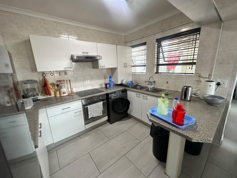 3 Bedroom Property for Sale in Waterford Estates Gauteng