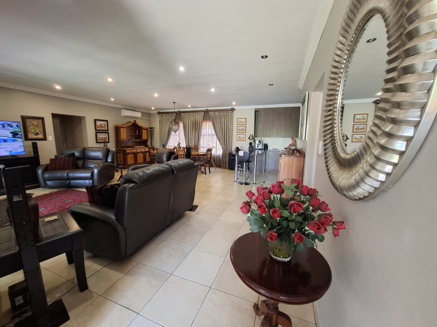 3 Bedroom Property for Sale in Raslouw Manor Gauteng