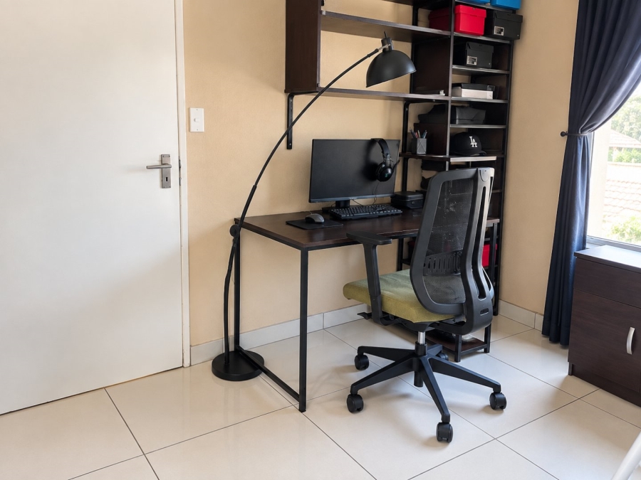 2 Bedroom Property for Sale in Honeypark Gauteng