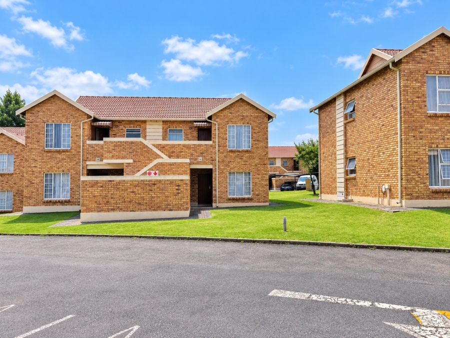 2 Bedroom Property for Sale in Honeypark Gauteng