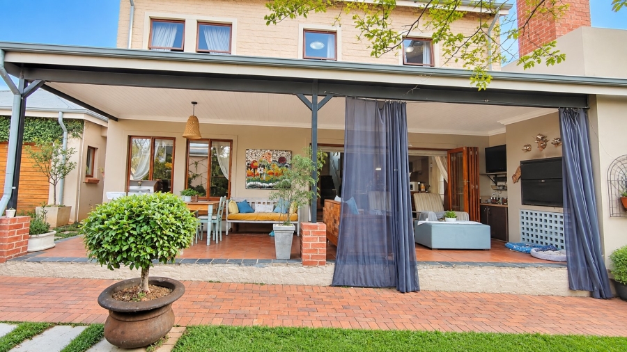 4 Bedroom Property for Sale in Hennopspark Gauteng