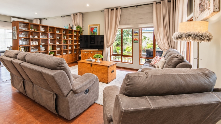 4 Bedroom Property for Sale in Hennopspark Gauteng