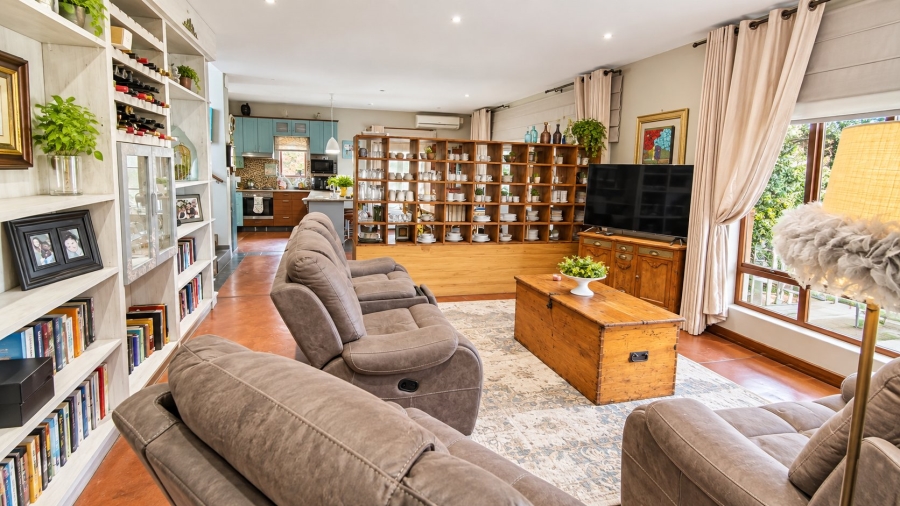 4 Bedroom Property for Sale in Hennopspark Gauteng