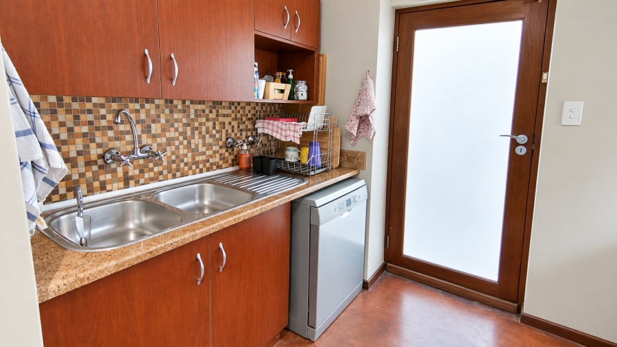 4 Bedroom Property for Sale in Hennopspark Gauteng