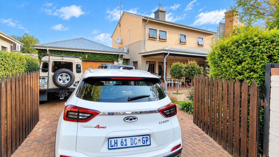 4 Bedroom Property for Sale in Hennopspark Gauteng