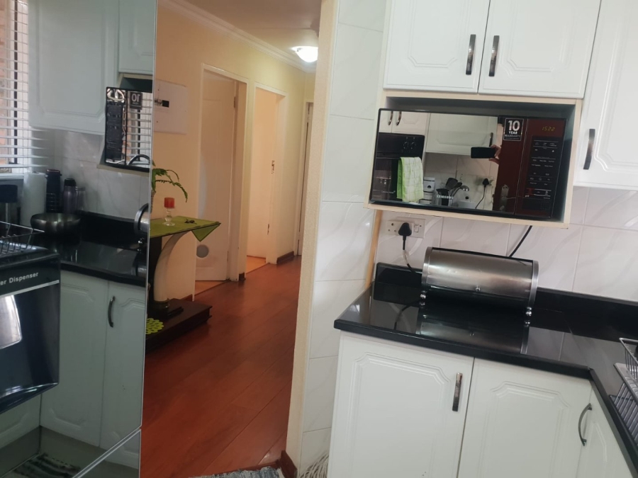 3 Bedroom Property for Sale in Mondeor Gauteng